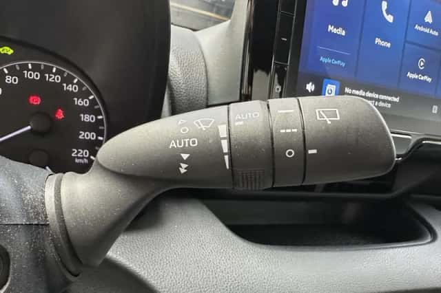 Toyota Yaris (2025) thumbnail 5
