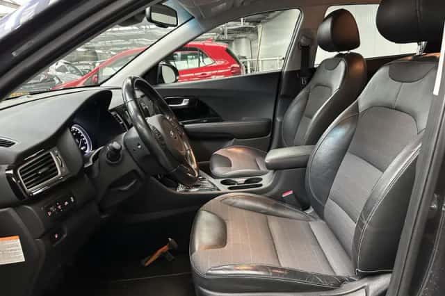 Kia Niro (2017) thumbnail 2