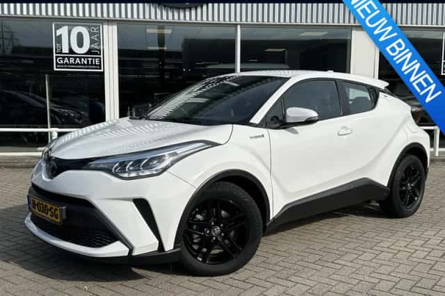 Toyota C-HR (2021) thumbnail 1