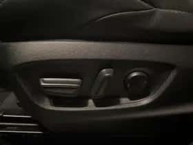 Toyota bZ4X (2022) thumbnail 9