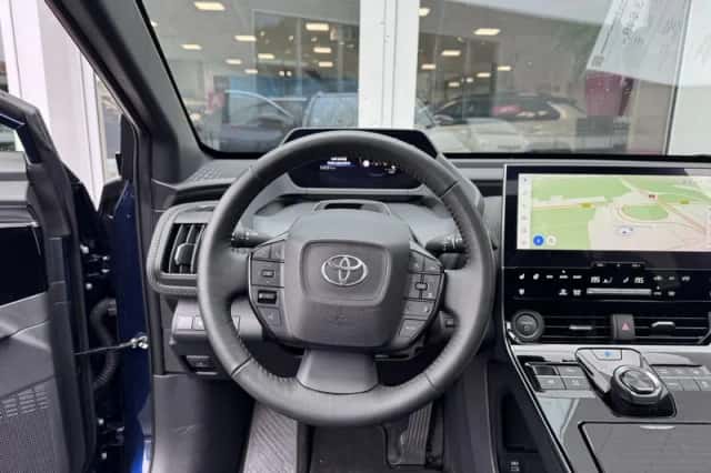 Toyota bZ4X (2022) thumbnail 10