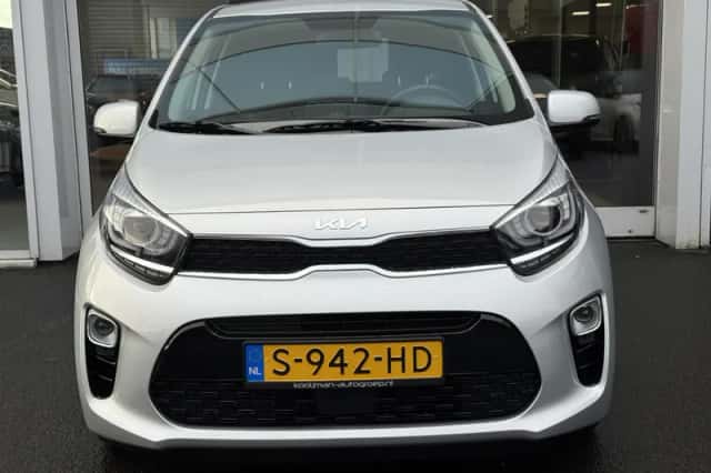 Kia Picanto (2023) thumbnail 2
