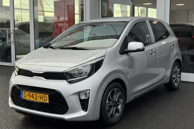 Kia Picanto (2023) thumbnail 3