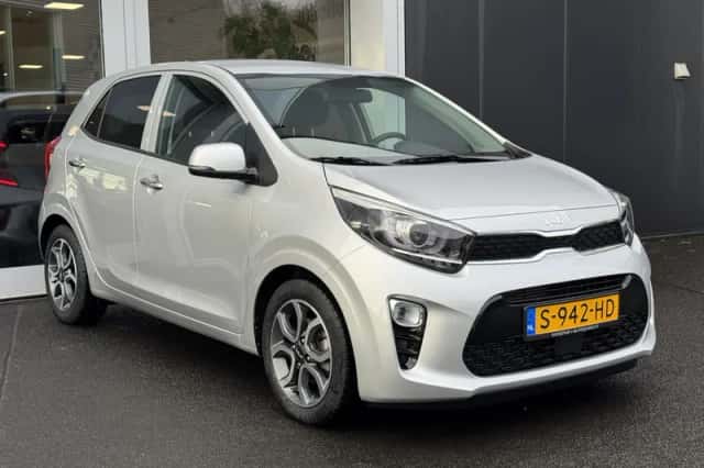 Kia Picanto (2023) thumbnail 4