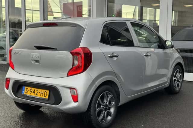 Kia Picanto (2023) thumbnail 6