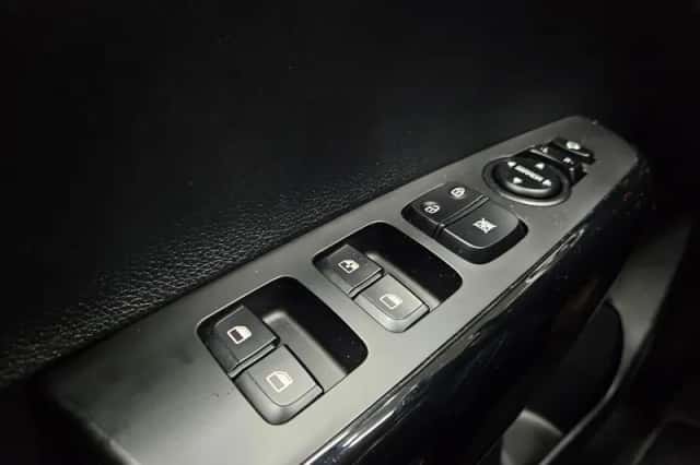 Kia Picanto (2023) thumbnail 9