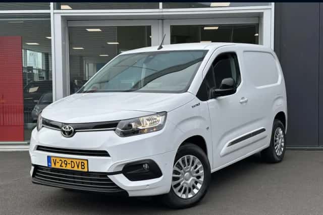 Toyota Proace (2024) thumbnail 1