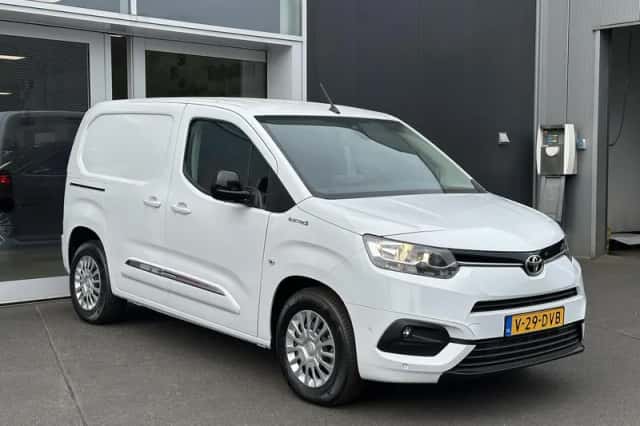 Toyota Proace (2024) thumbnail 2