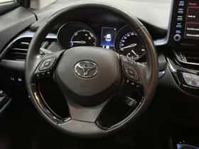 Toyota C-HR (2022) thumbnail 11