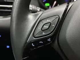 Toyota C-HR (2022) thumbnail 12