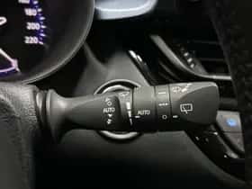 Toyota C-HR (2022) thumbnail 18