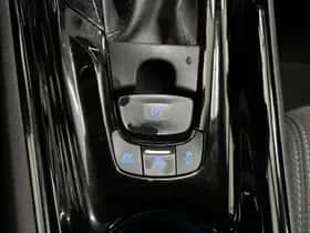 Toyota C-HR (2022) thumbnail 24