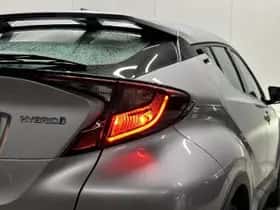 Toyota C-HR (2022) thumbnail 5