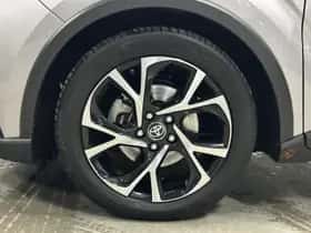 Toyota C-HR (2022) thumbnail 7