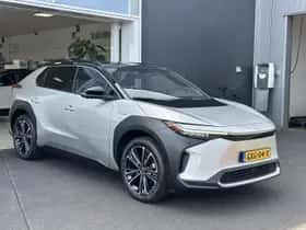 Toyota bZ4X (2024) thumbnail 2