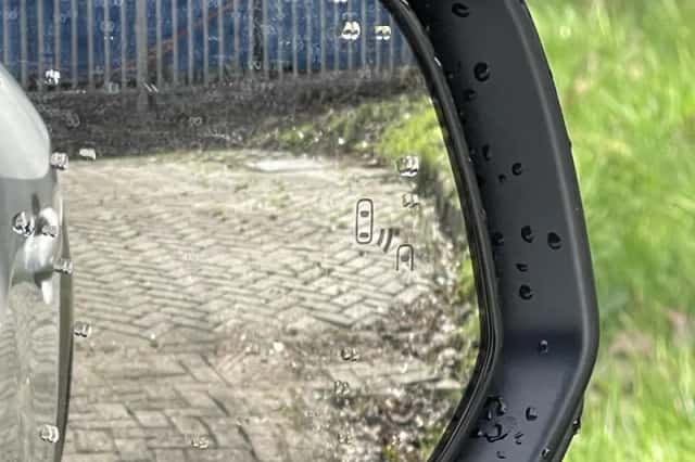 Toyota bZ4X (2024) thumbnail 12