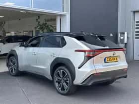 Toyota bZ4X (2024) thumbnail 4