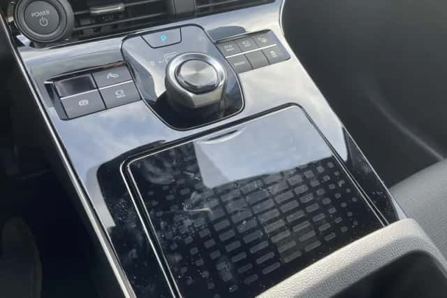 Toyota bZ4X (2024) thumbnail 31