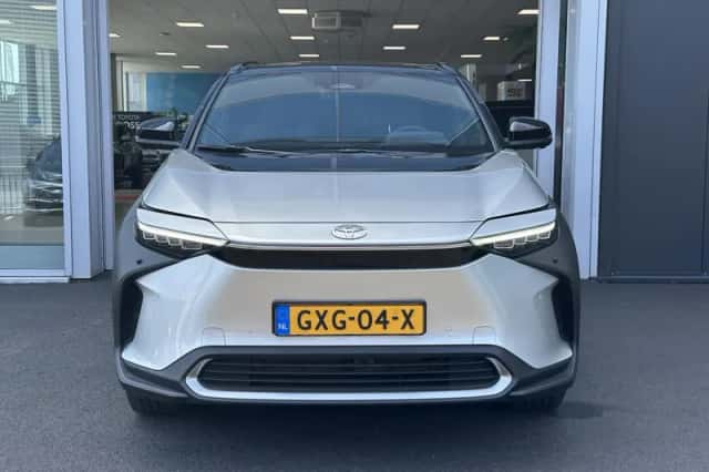 Toyota bZ4X (2024) thumbnail 6