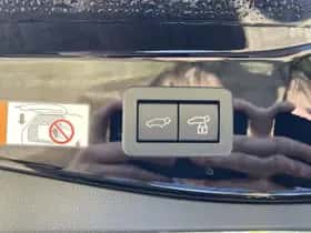 Toyota C-HR (2024) thumbnail 30