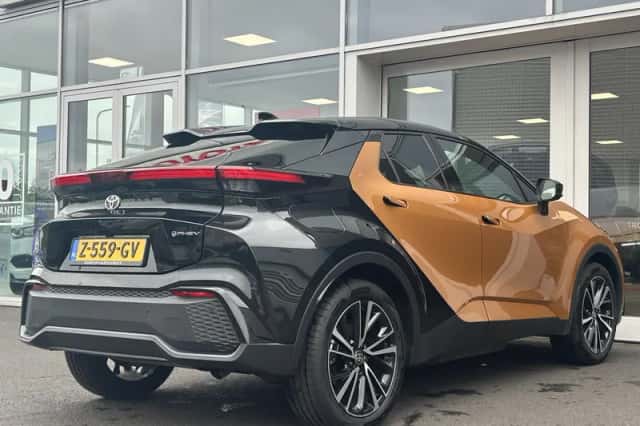 Toyota C-HR (2024) thumbnail 5