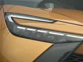 Toyota C-HR (2024) thumbnail 8