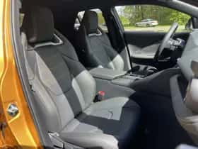 Toyota C-HR (2024) thumbnail 10