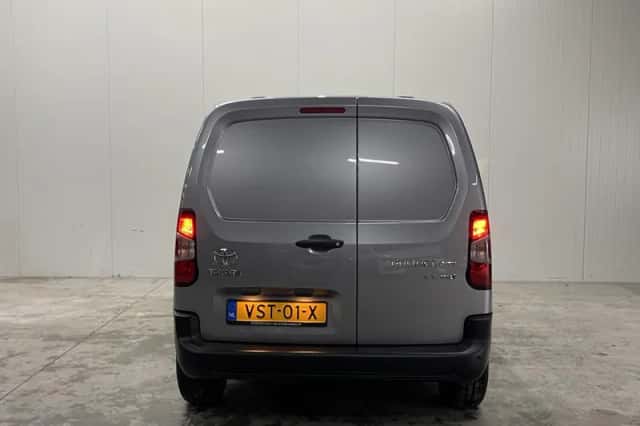 Toyota Proace (2023) thumbnail 5