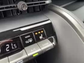 Toyota C-HR (2024) thumbnail 25