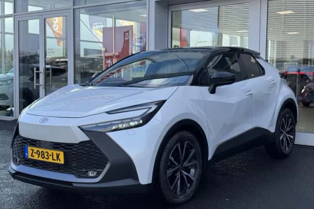 Toyota C-HR (2024) thumbnail 4