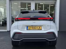 Toyota C-HR (2024) thumbnail 5