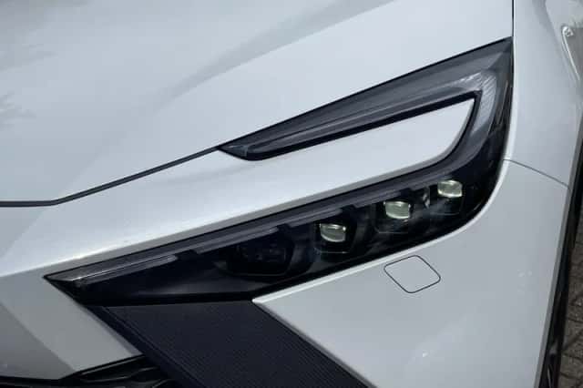 Toyota C-HR (2024) thumbnail 8