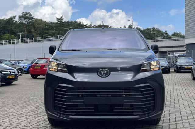 Toyota Proace (2024) thumbnail 4