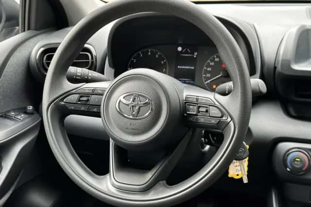 Toyota Yaris (2020) thumbnail 12