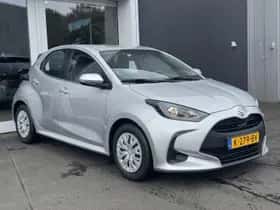Toyota Yaris (2020) thumbnail 3