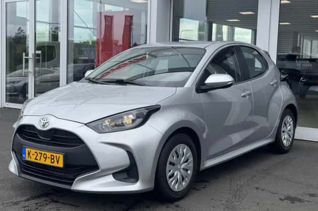 Toyota Yaris (2020) thumbnail 4