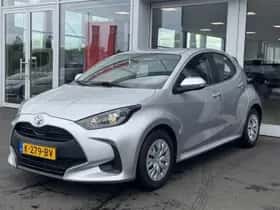 Toyota Yaris (2020) thumbnail 4