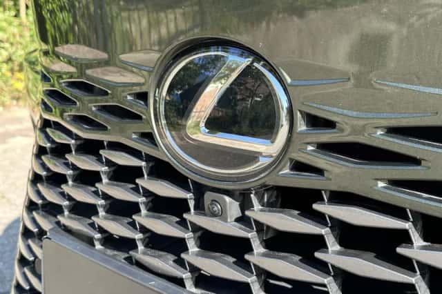 Lexus RX (2023) thumbnail 12