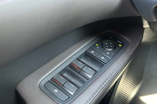Lexus RX (2023) thumbnail 16