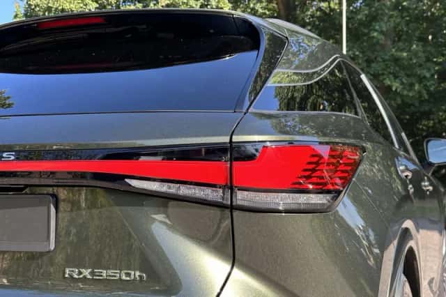Lexus RX (2023) thumbnail 8