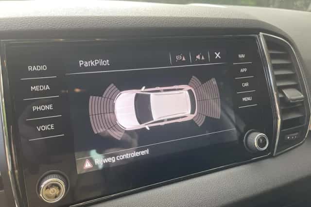 Škoda Karoq (2019) thumbnail 18