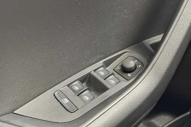 Škoda Karoq (2019) thumbnail 19