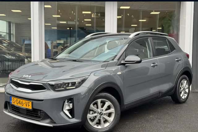 Kia Stonic (2023) thumbnail 1