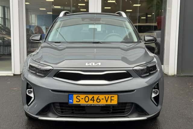 Kia Stonic (2023) thumbnail 2