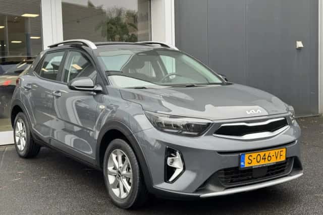 Kia Stonic (2023) thumbnail 4