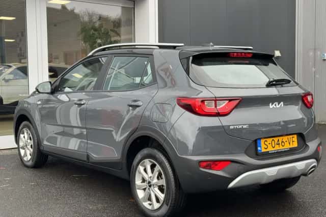 Kia Stonic (2023) thumbnail 6