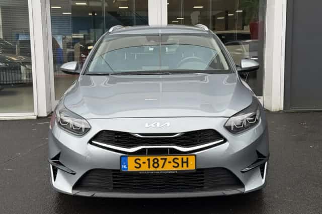 Kia Ceed Sportswagon (2023) thumbnail 3