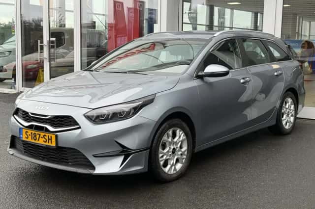 Kia Ceed Sportswagon (2023) thumbnail 4