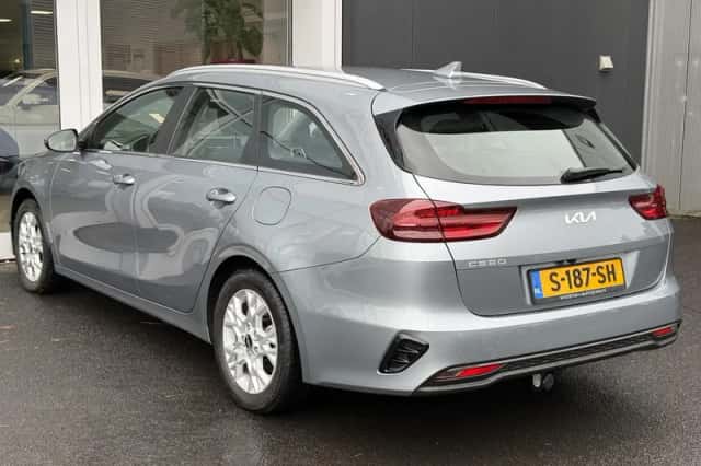 Kia Ceed Sportswagon (2023) thumbnail 5