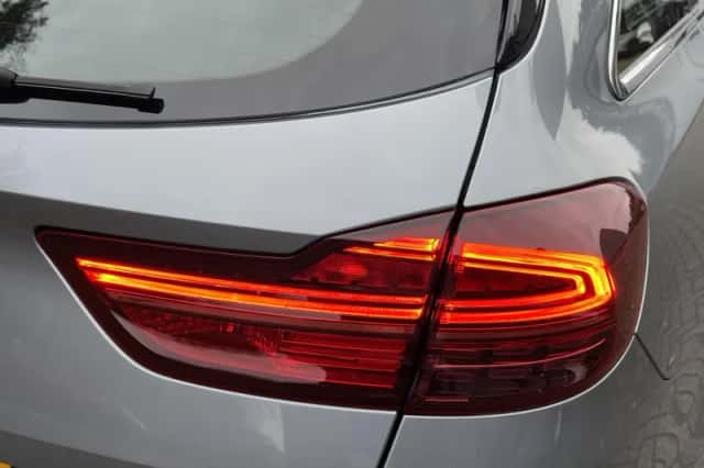 Kia Ceed Sportswagon (2023) thumbnail 9